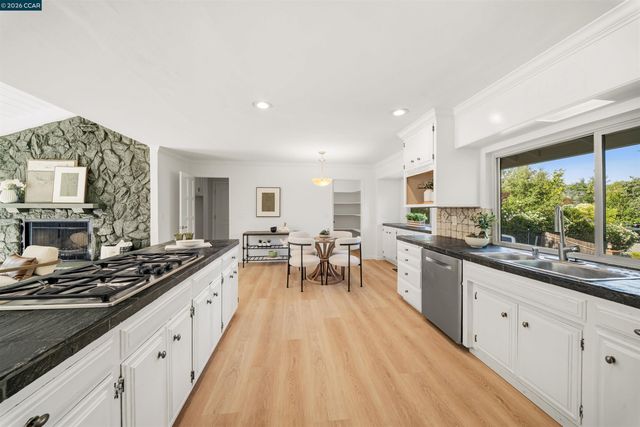 1290 Laverock Ln, Alamo, CA 94507