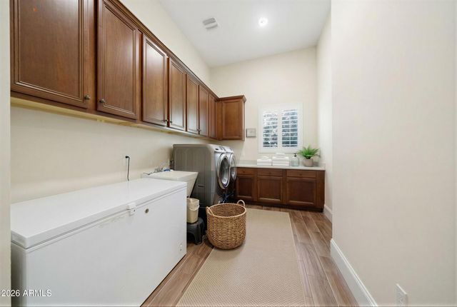 8974 N 8TH Lane, Phoenix, AZ 85021