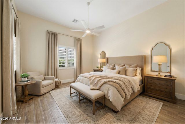 8974 N 8TH Lane, Phoenix, AZ 85021