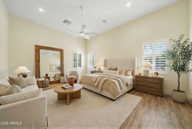 8974 N 8TH Lane, Phoenix, AZ 85021