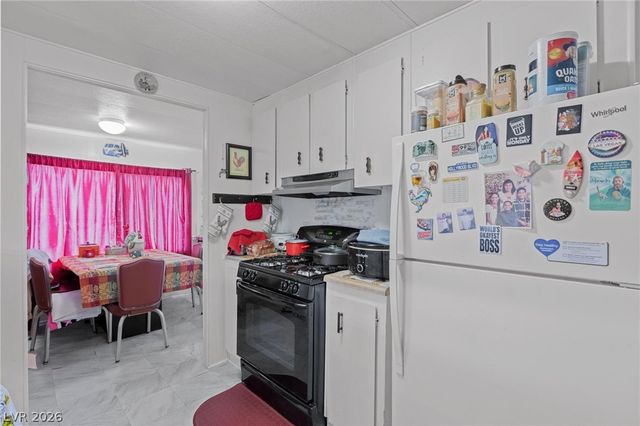 3802 Pecan Lane, Las Vegas, NV 89115