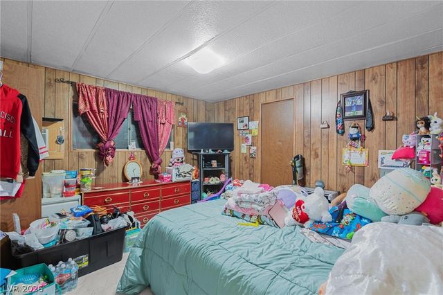 3802 Pecan Lane, Las Vegas, NV 89115