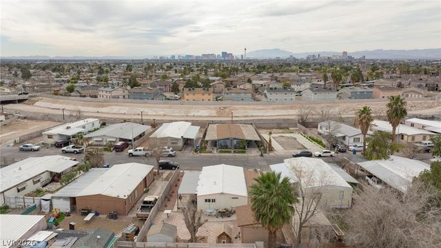 3802 Pecan Lane, Las Vegas, NV 89115