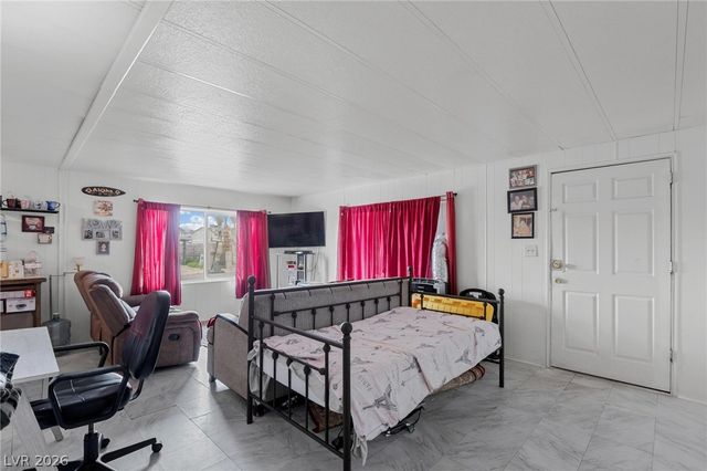 3802 Pecan Lane, Las Vegas, NV 89115