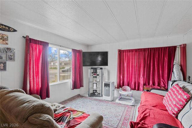 3802 Pecan Lane, Las Vegas, NV 89115