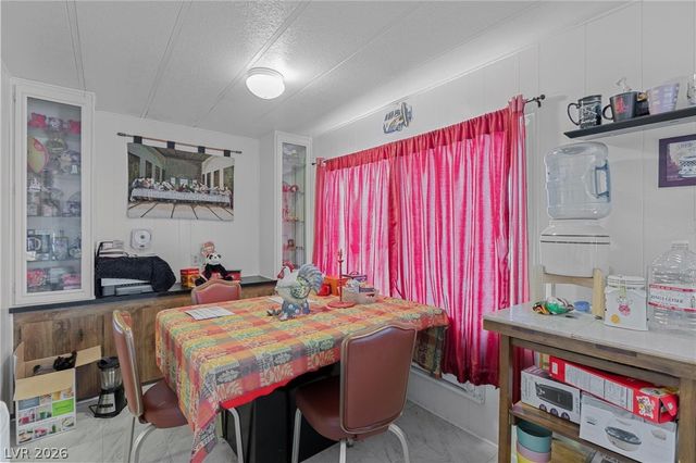 3802 Pecan Lane, Las Vegas, NV 89115