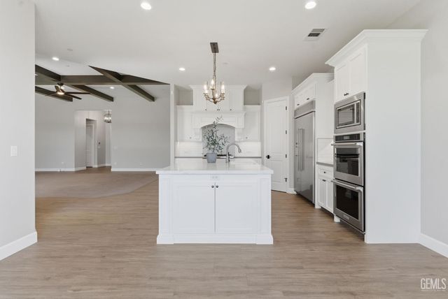 13529 Stonethwaite Lane, Bakersfield, CA 93311