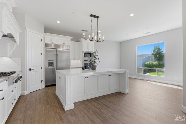 13529 Stonethwaite Lane, Bakersfield, CA 93311