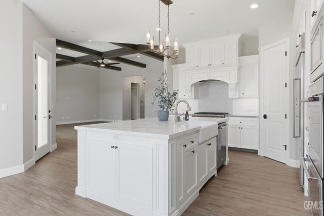 13529 Stonethwaite Lane, Bakersfield, CA 93311
