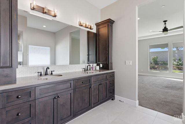 13529 Stonethwaite Lane, Bakersfield, CA 93311