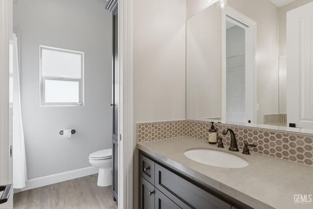 13529 Stonethwaite Lane, Bakersfield, CA 93311