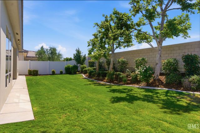 13529 Stonethwaite Lane, Bakersfield, CA 93311