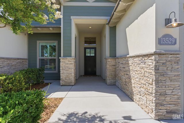 13529 Stonethwaite Lane, Bakersfield, CA 93311