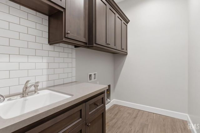 13529 Stonethwaite Lane, Bakersfield, CA 93311