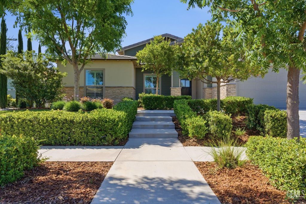 13529 Stonethwaite Lane, Bakersfield, CA 93311
