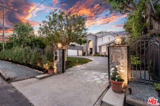 11797 CHAPARAL Street, Los Angeles, CA 90049
