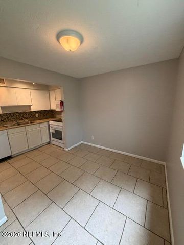 3044 WALTON Street 4, Jacksonville, FL 32207