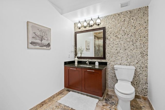 2401 N Ocean Boulevard 702, Fort Lauderdale, FL 33305