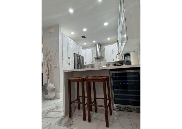 1041 NE 208th Street 1041, Miami, FL 33179