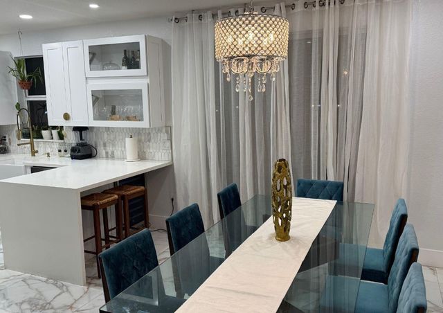 1041 NE 208th Street 1041, Miami, FL 33179