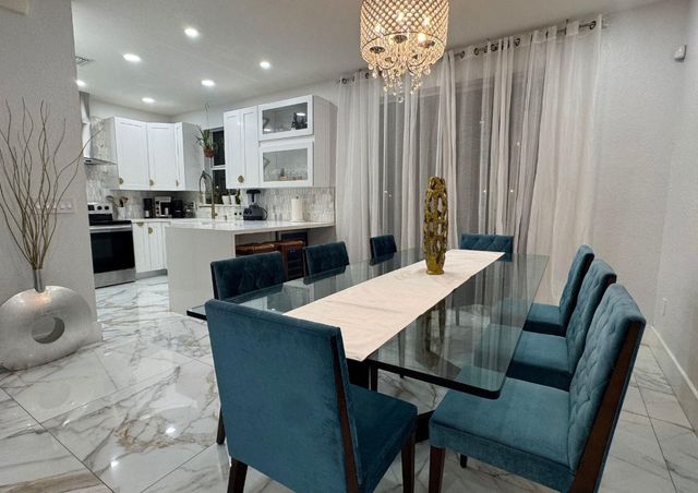 1041 NE 208th Street 1041, Miami, FL 33179