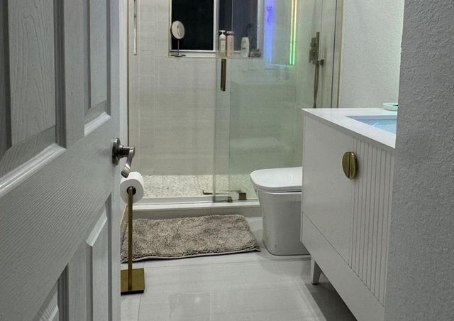 1041 NE 208th Street 1041, Miami, FL 33179