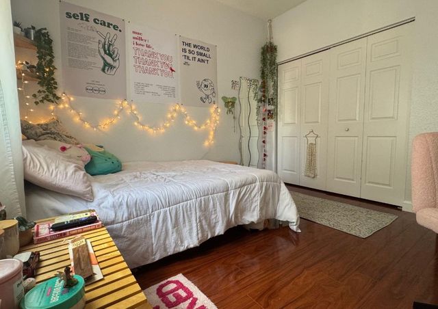 1041 NE 208th Street 1041, Miami, FL 33179