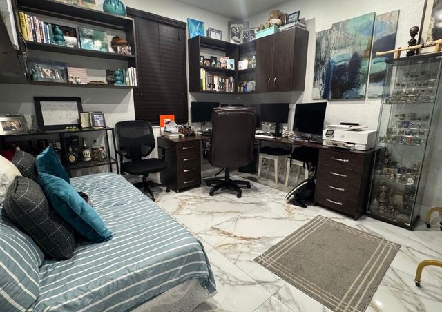 1041 NE 208th Street 1041, Miami, FL 33179