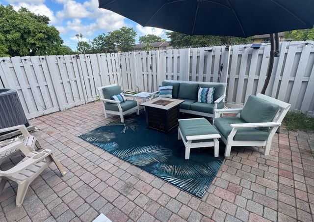 1041 NE 208th Street 1041, Miami, FL 33179