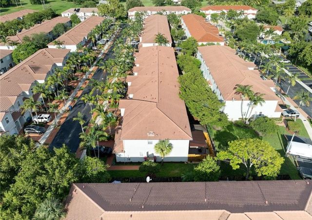 1041 NE 208th Street 1041, Miami, FL 33179