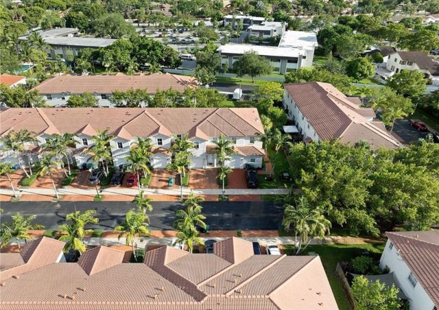 1041 NE 208th Street 1041, Miami, FL 33179