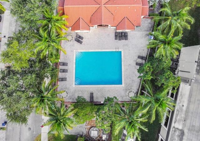 1041 NE 208th Street 1041, Miami, FL 33179