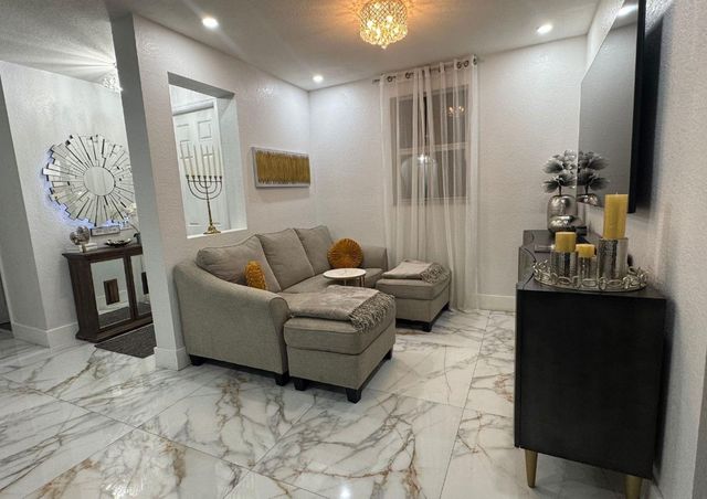 1041 NE 208th Street 1041, Miami, FL 33179