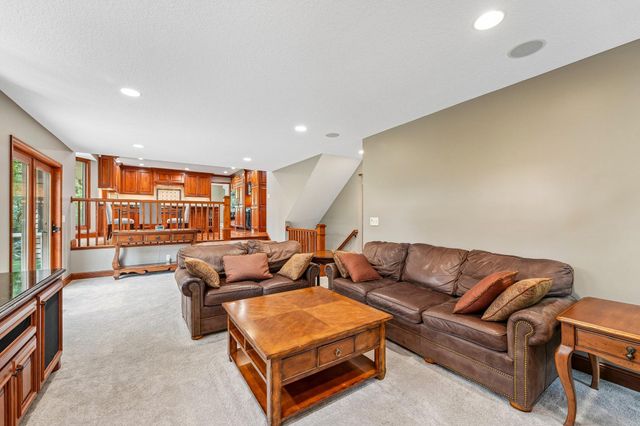 1206 102nd Street W, Inver Grove Heights, MN 55077