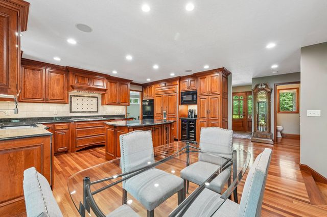 1206 102nd Street W, Inver Grove Heights, MN 55077