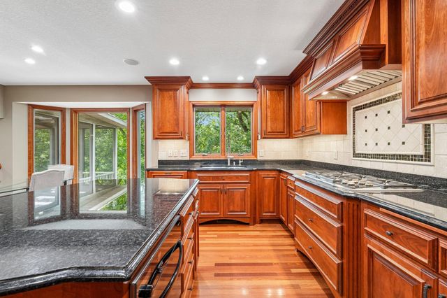 1206 102nd Street W, Inver Grove Heights, MN 55077