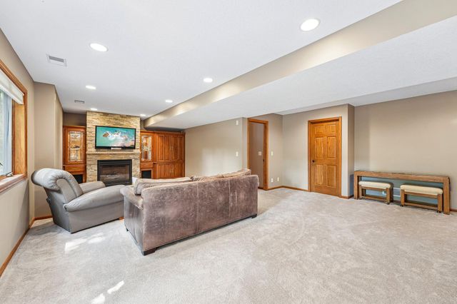 1206 102nd Street W, Inver Grove Heights, MN 55077