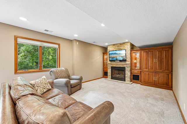 1206 102nd Street W, Inver Grove Heights, MN 55077