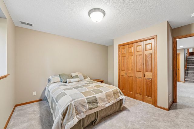 1206 102nd Street W, Inver Grove Heights, MN 55077