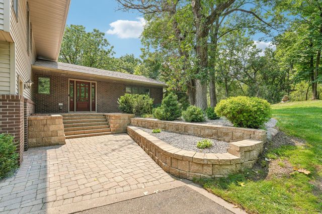 1206 102nd Street W, Inver Grove Heights, MN 55077