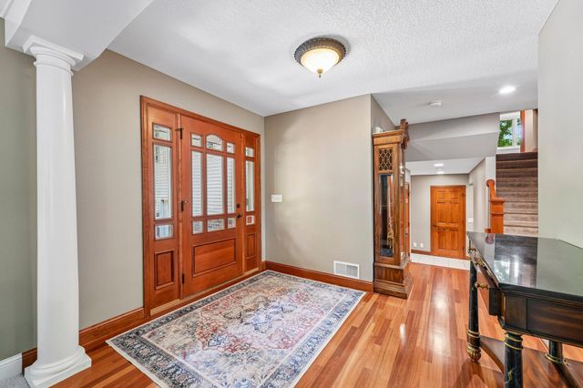 1206 102nd Street W, Inver Grove Heights, MN 55077