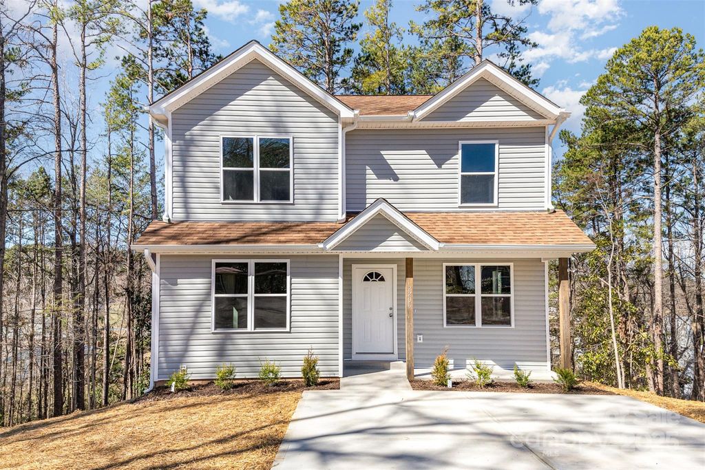 2206 Hillcrest Avenue, Albemarle, NC 28001