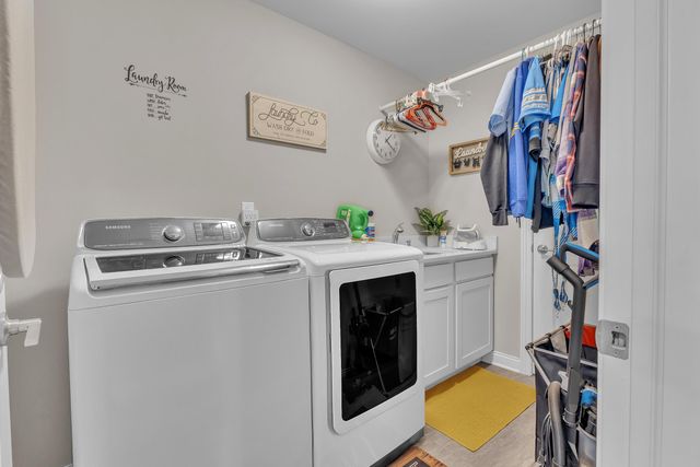 9031 Columbia Avenue, Munster, IN 46321