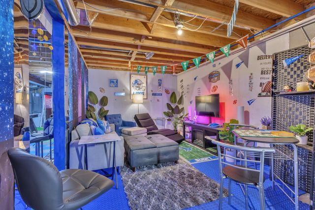 9031 Columbia Avenue, Munster, IN 46321