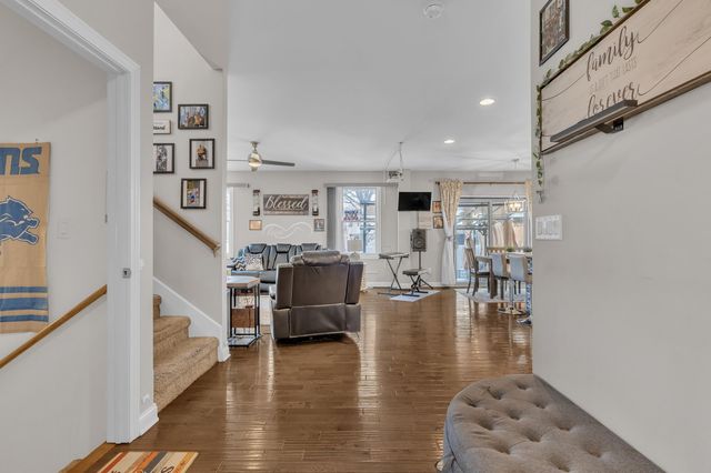 9031 Columbia Avenue, Munster, IN 46321