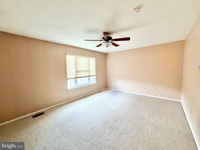 73 FOX MEADOW DR, Sicklerville, NJ 08081