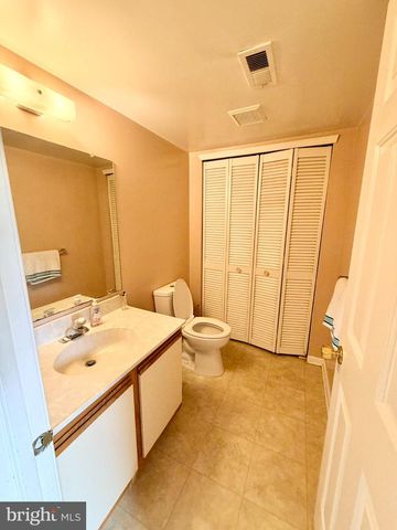 73 FOX MEADOW DR, Sicklerville, NJ 08081