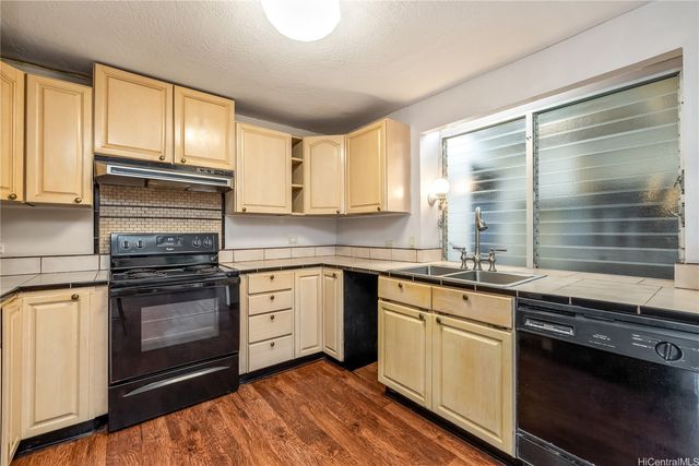 92-640 Aahualii Street, Kapolei, HI 96707