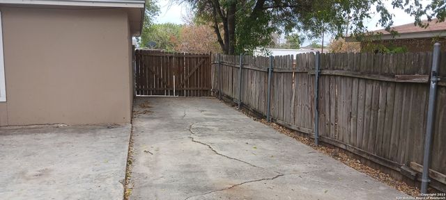 1447 EDRIS DR, San Antonio, TX 78224