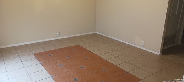 1447 EDRIS DR, San Antonio, TX 78224